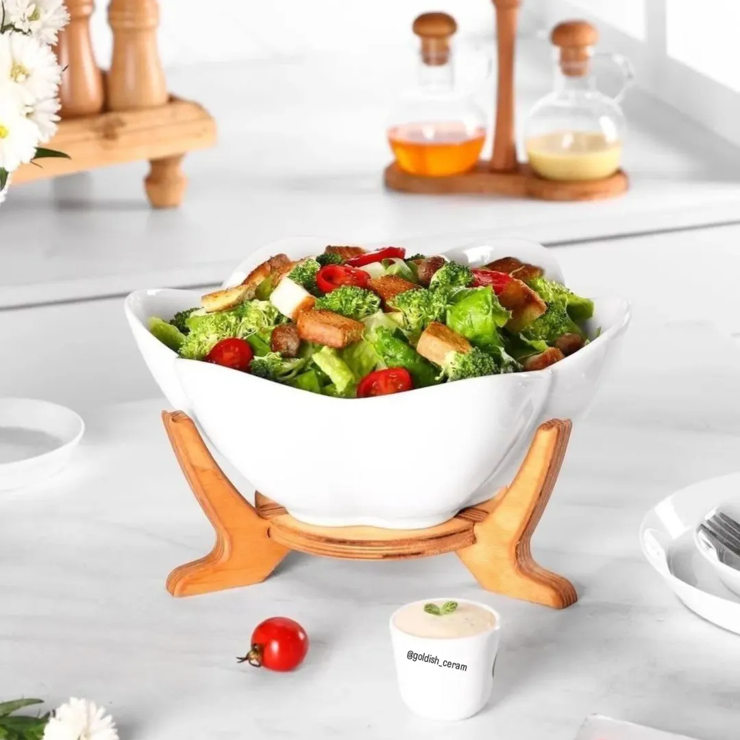 کاسه سالاد خوری